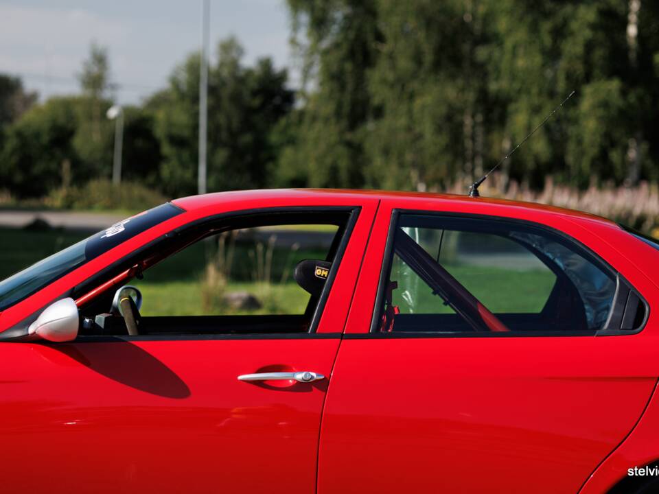 Bild 24/46 von Alfa Romeo 156 2.0 Competizione (1998)