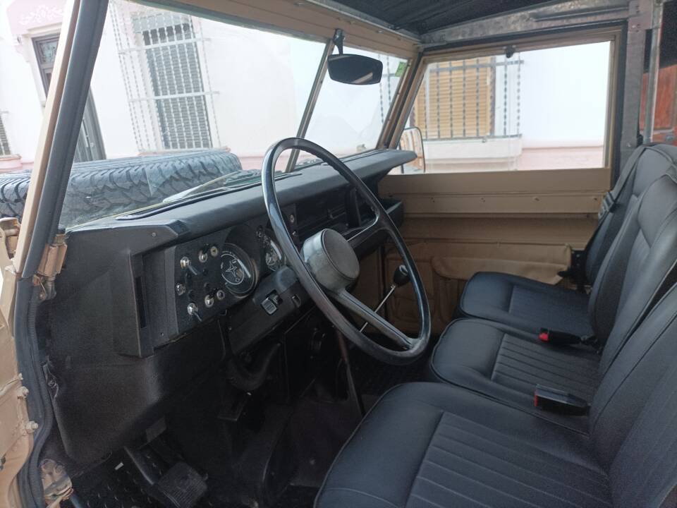 Bild 11/27 von Land Rover 88 (1978)