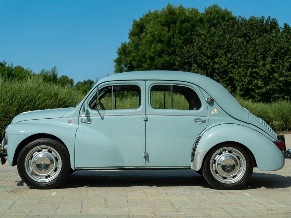 Image 6/50 of Renault 4 CV (1957)