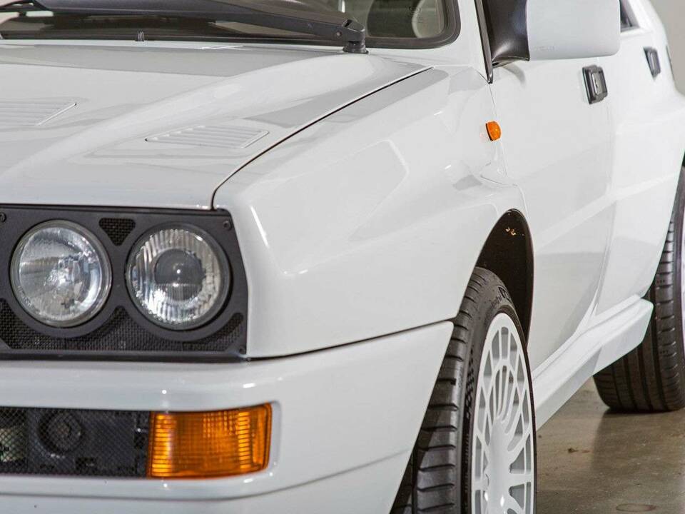 Image 9/20 de Lancia Delta HF Integrale Evoluzione I (1992)