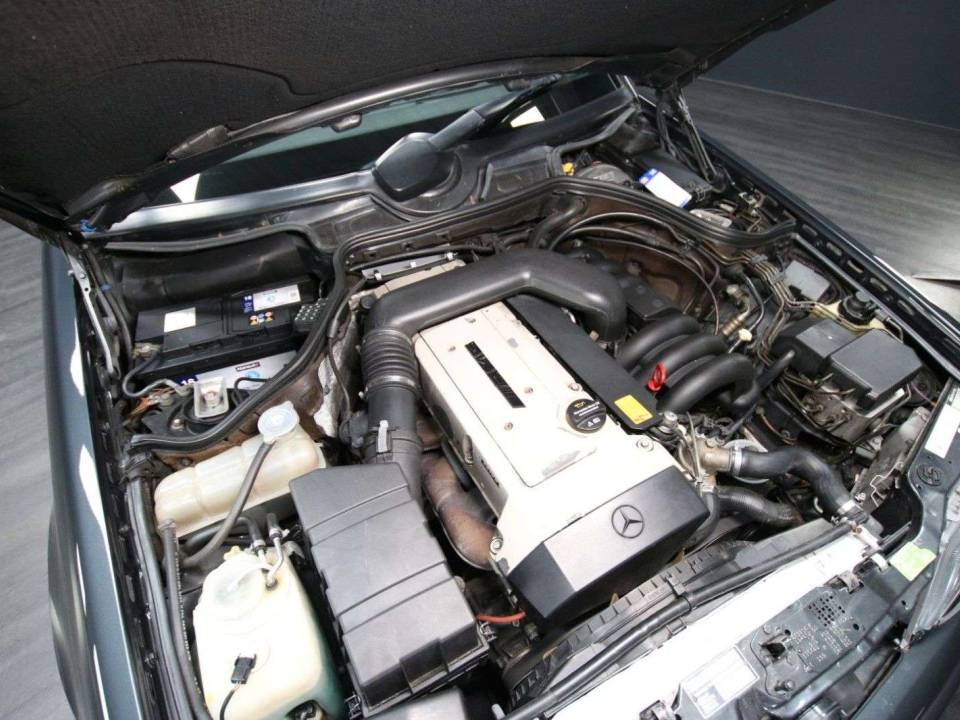 Bild 26/30 von Mercedes-Benz E 36 AMG T (1994)