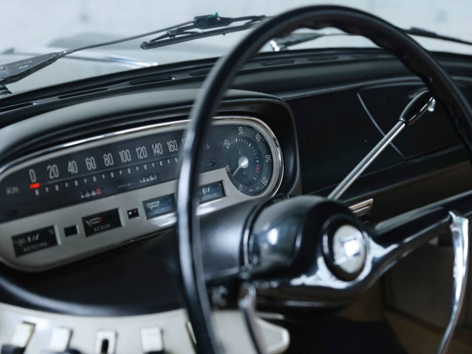 Image 18/50 of Lancia Flavia 1800 (1965)