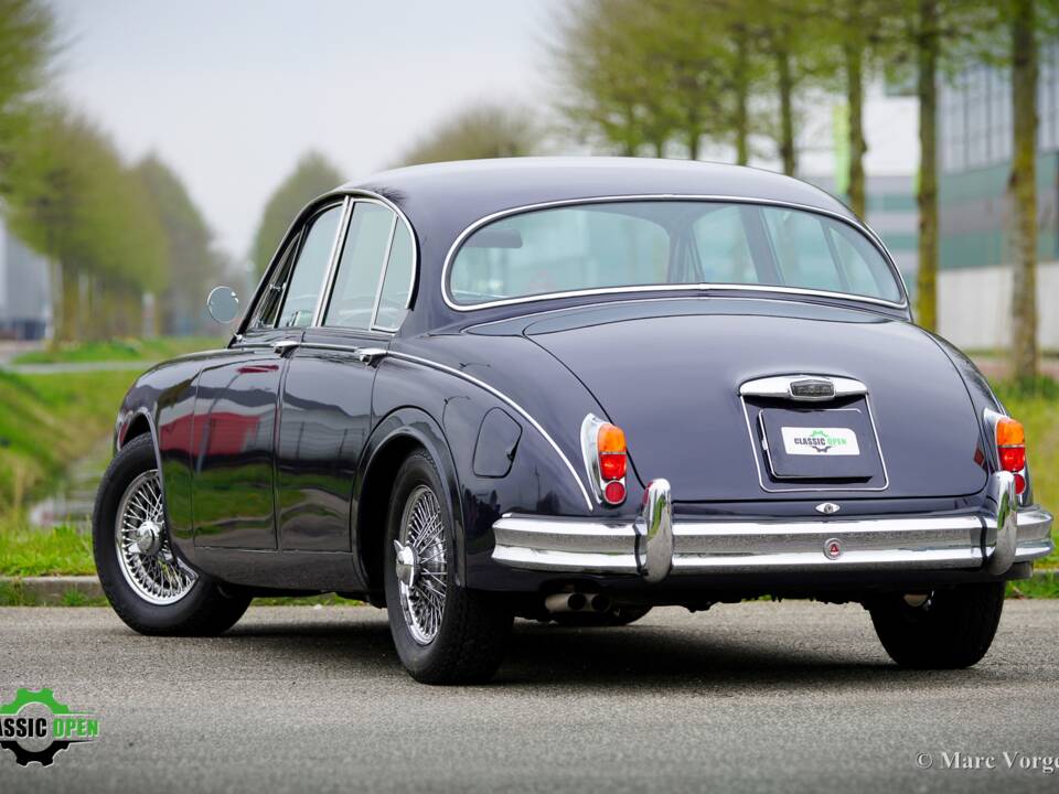 Image 38/42 of Jaguar Mk II 3.8 (1963)