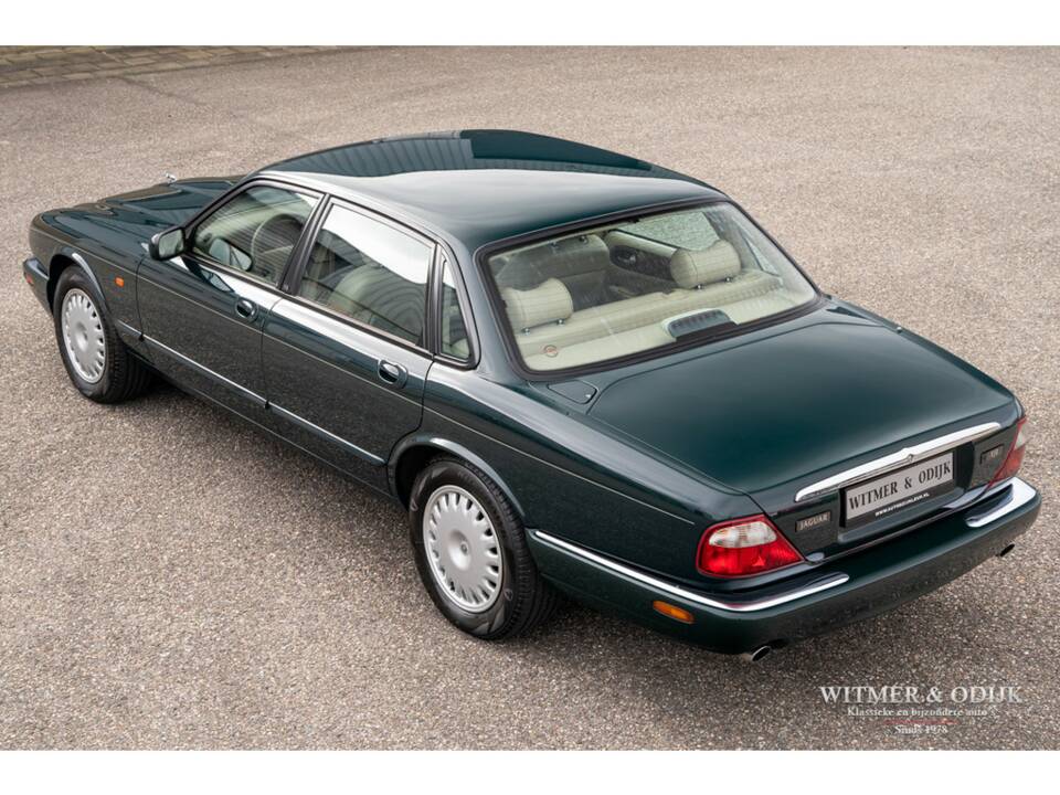 Bild 14/32 von Jaguar XJ 8 Executive (1998)