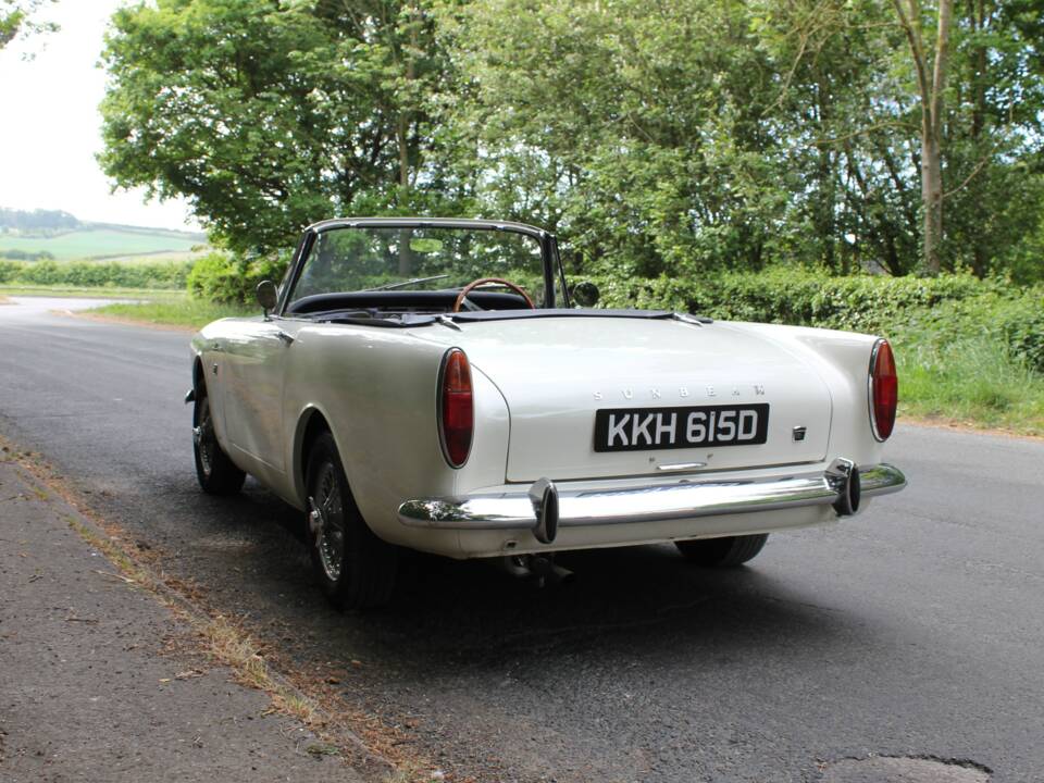 Image 4/23 of Sunbeam Alpine Mk V (1966)
