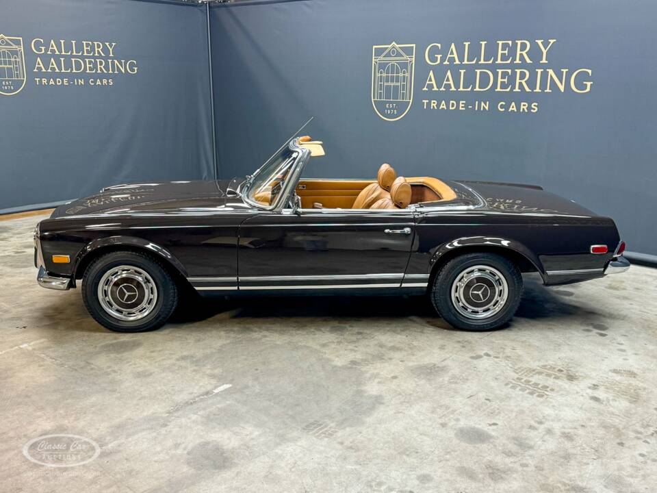 Image 31/38 of Mercedes-Benz 280 SL (1968)