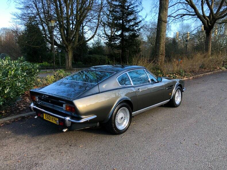 Image 9/34 de Aston Martin V8 Vantage (1987)
