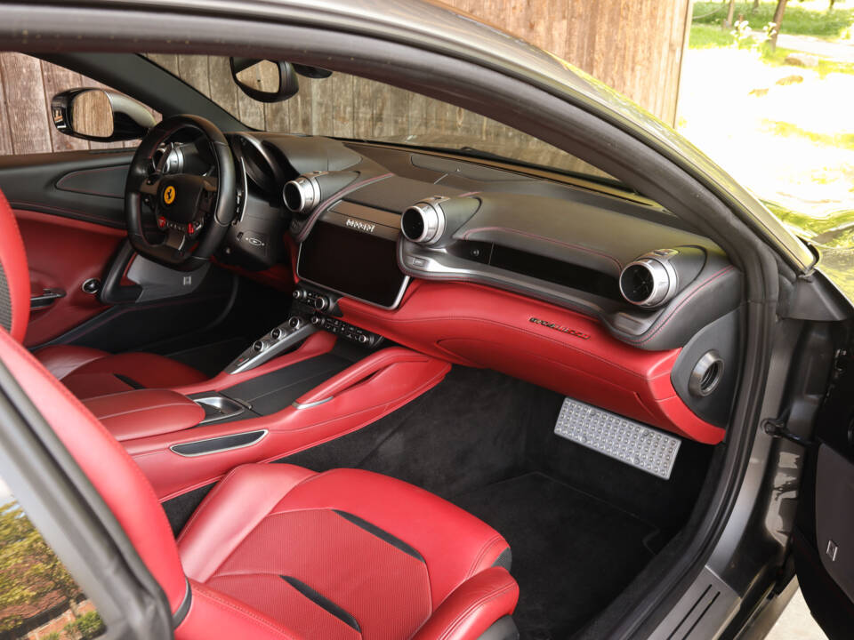 Immagine 23/61 di Ferrari GTC4Lusso (2017)