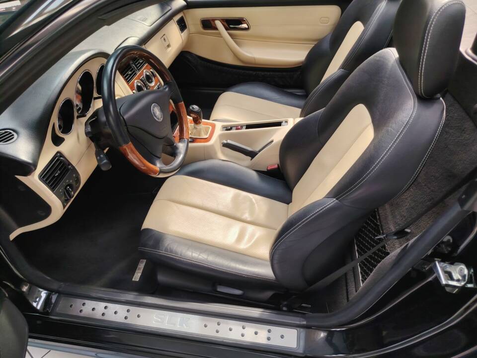 Bild 27/54 von Mercedes-Benz SLK 230 Kompressor (2002)