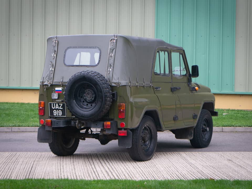 Image 6/35 of UAZ 31512 (2003)