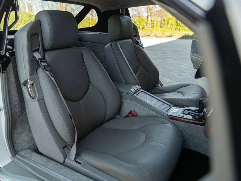 Image 27/50 of Mercedes-Benz SL 320 (1997)