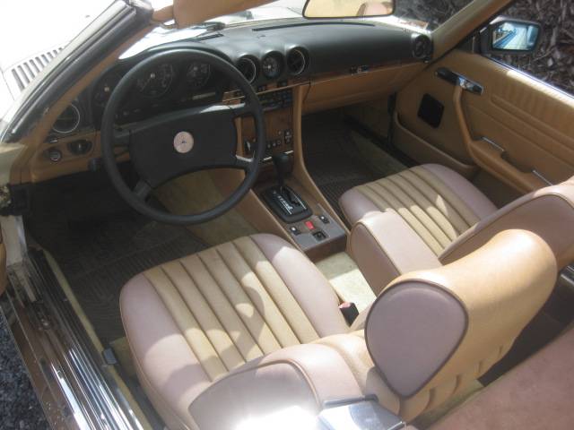 Image 37/48 de Mercedes-Benz 380 SL (1985)