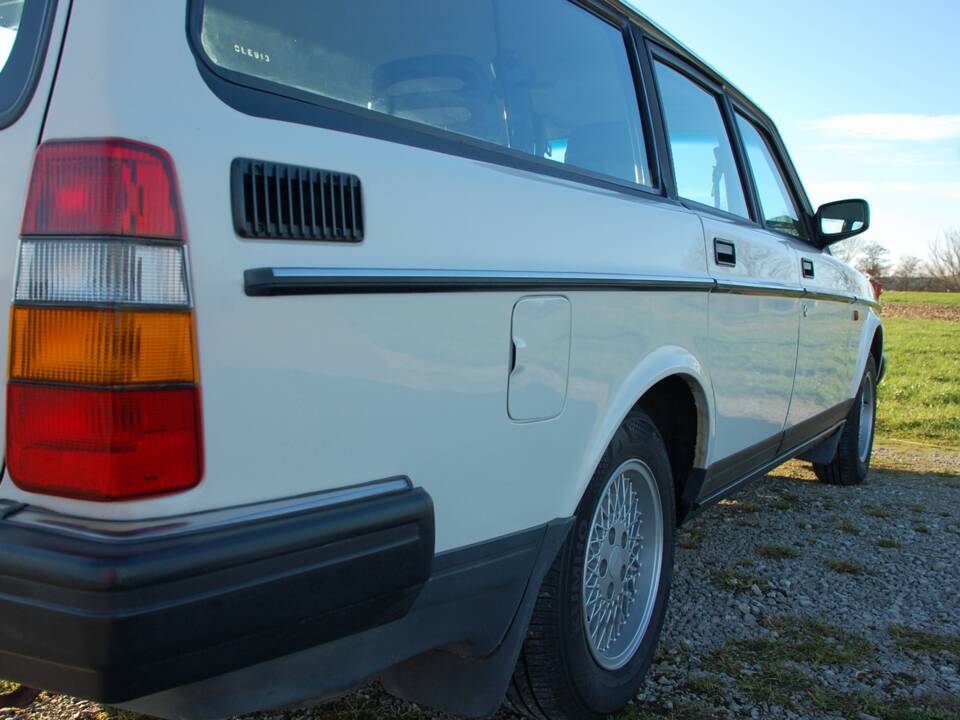 Afbeelding 12/45 van Volvo 245 GL (1991)