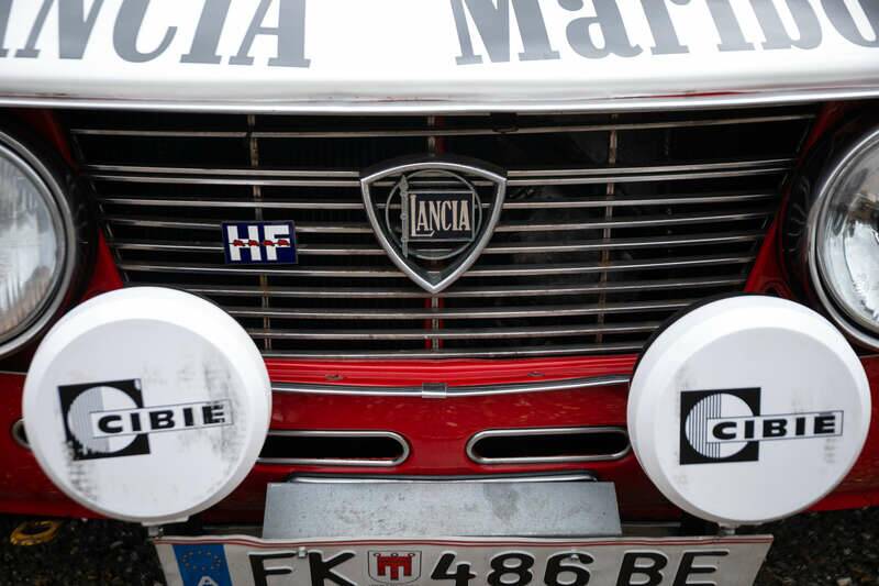 Image 38/44 of Lancia Fulvia Rallye HF 1.6 (1970)