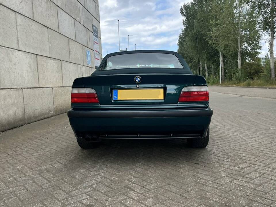 Image 5/8 of BMW 325i (1995)