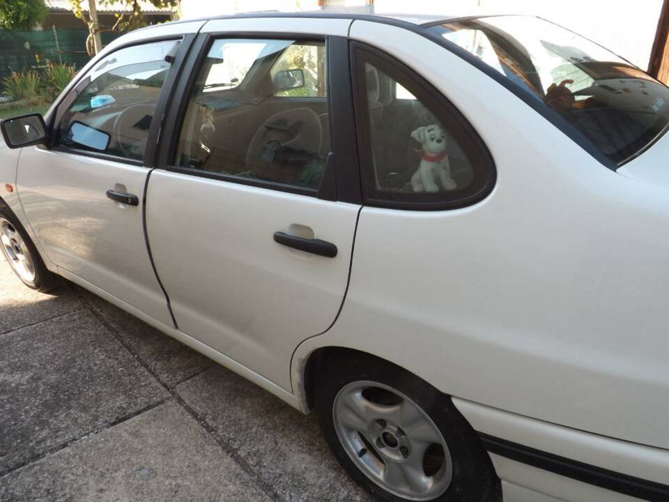Afbeelding 23/50 van SEAT Cordoba 1.6i (1994)