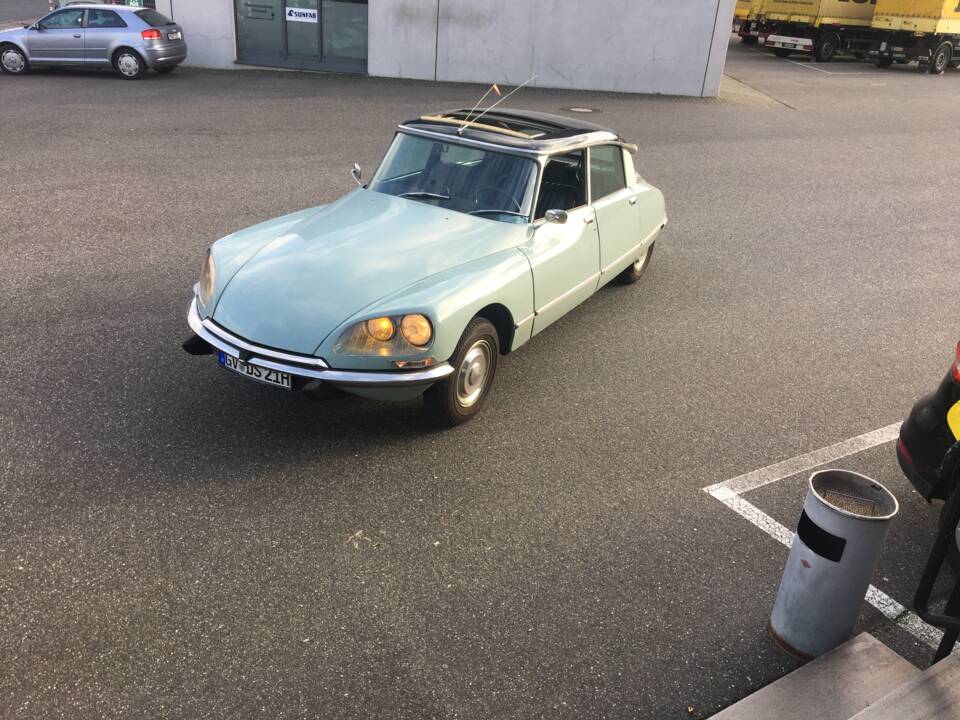 Image 83/95 of Citroën DS 21 Pallas (1973)
