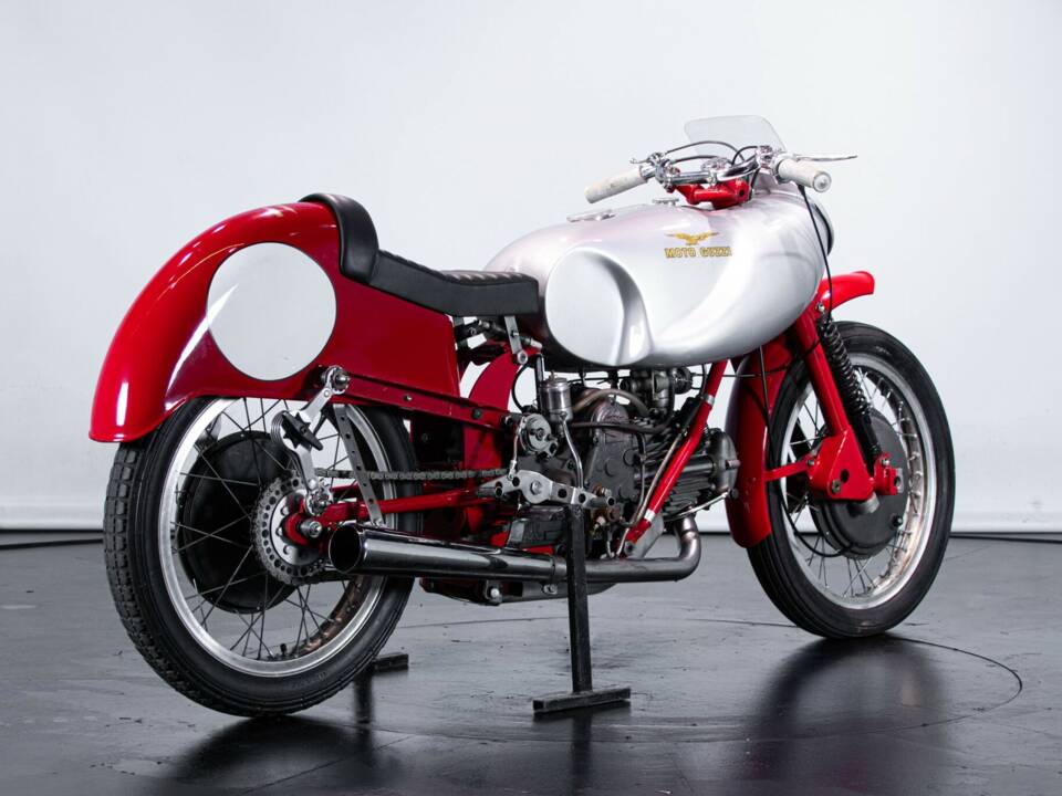 Image 6/50 of Moto Guzzi DUMMY (1948)