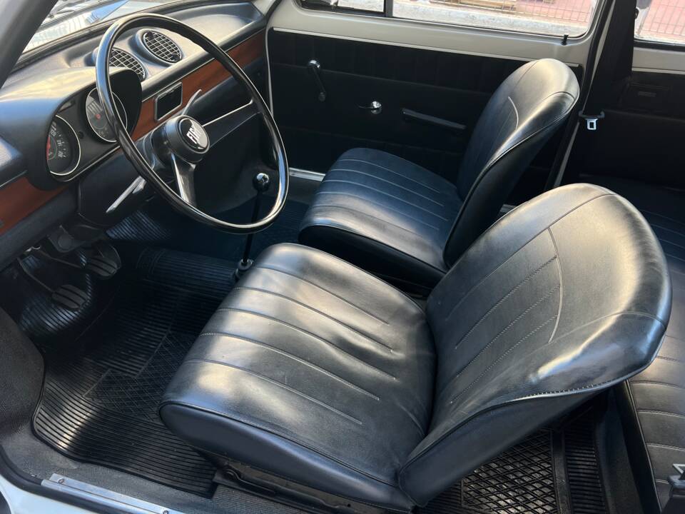 Image 21/50 of FIAT 127 (1972)
