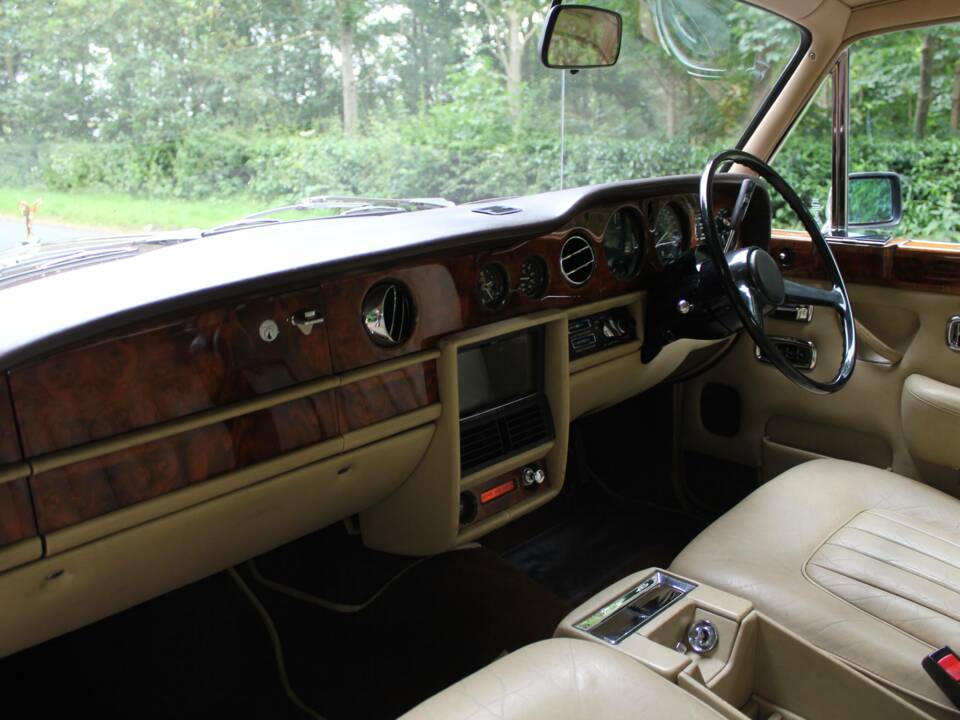 Image 11/20 of Rolls-Royce Silver Shadow II (1980)