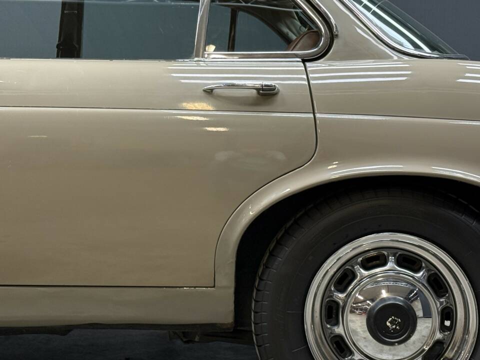 Bild 31/50 von Jaguar XJ 6 4.2 (1972)