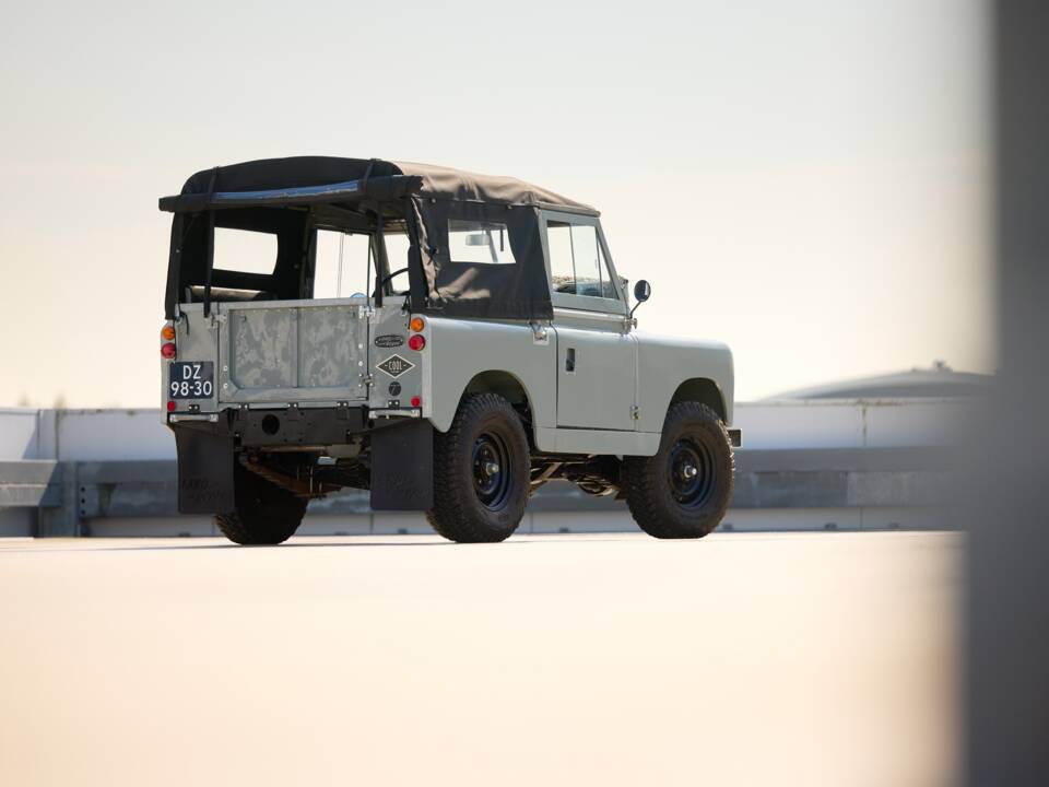 Immagine 4/66 di Land Rover 88 (1963)