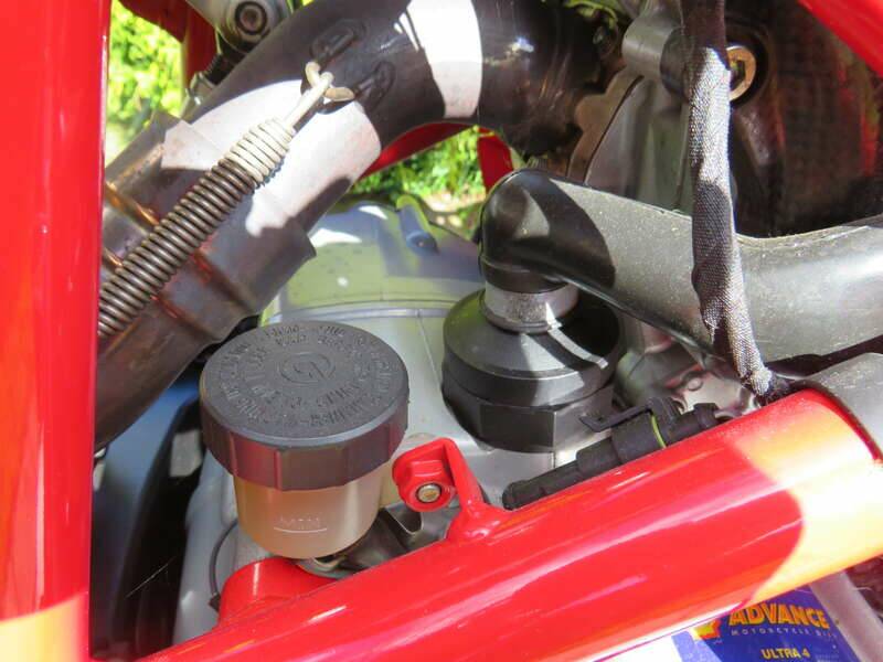 Bild 28/48 von Ducati 749 R (2005)