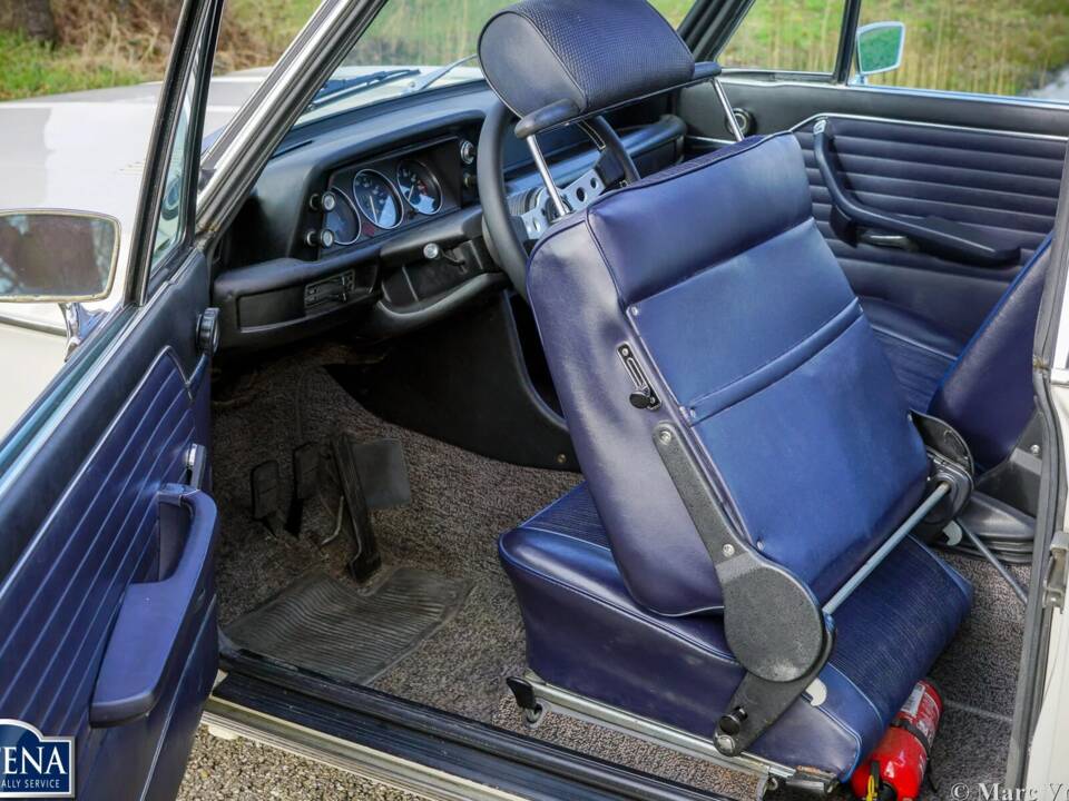 Bild 27/35 von BMW 2002 tii (1973)