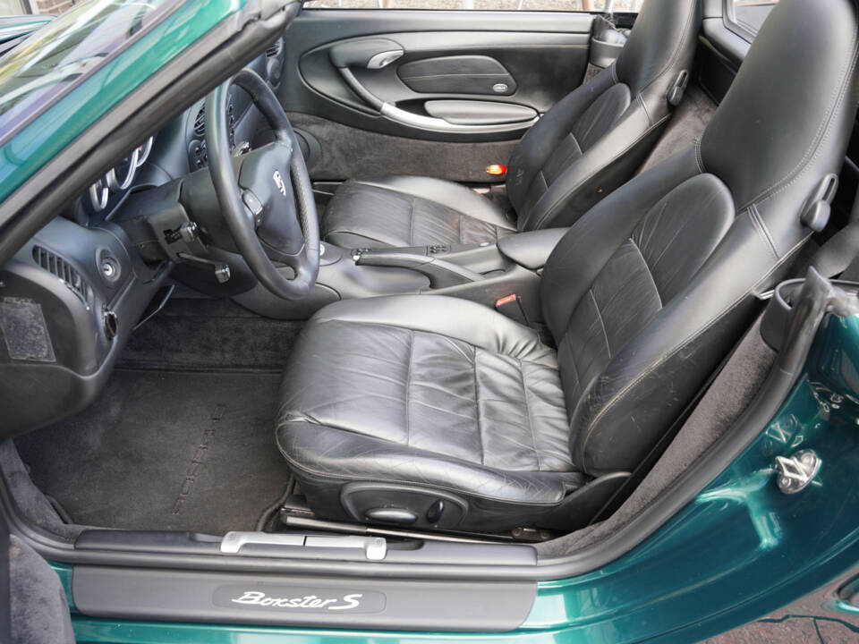 Immagine 27/50 di Porsche Boxster S (2000)