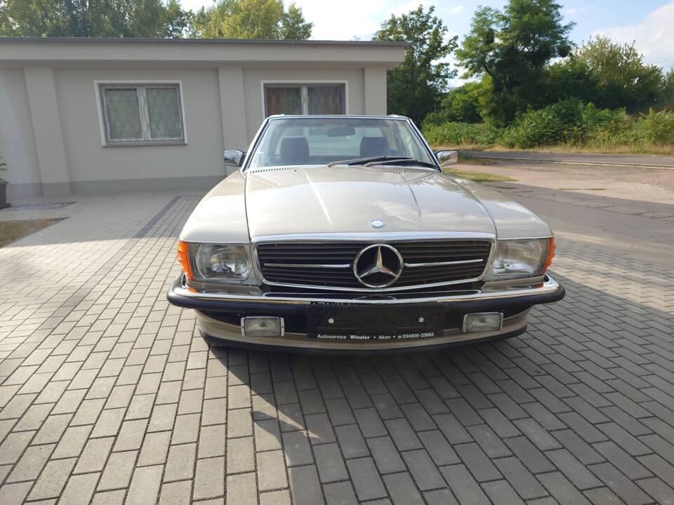 Imagen 17/43 de Mercedes-Benz 560 SL (1988)