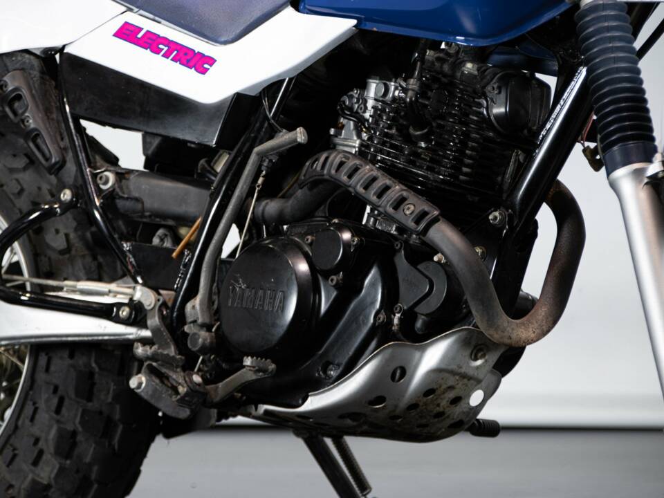 Bild 33/50 von Yamaha DUMMY (1995)