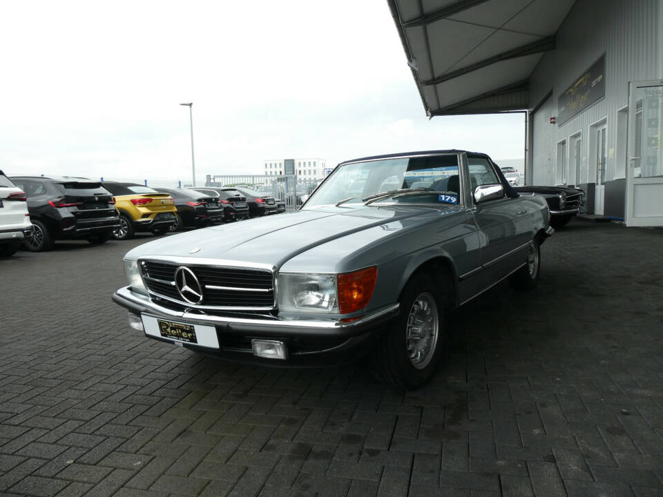 Image 3/26 de Mercedes-Benz 380 SL (1983)