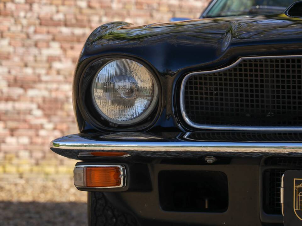 Image 30/50 of Aston Martin DBS V8 (1972)