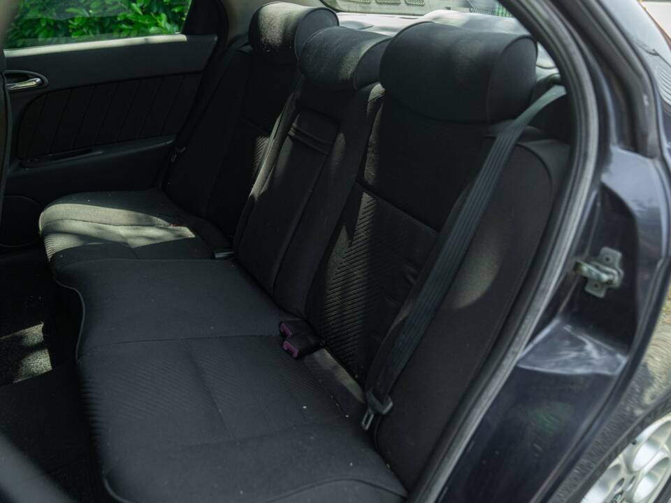 Imagen 24/50 de Alfa Romeo 156 2.5 V6 (2000)