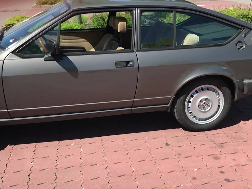Afbeelding 8/20 van Alfa Romeo GTV 6 2.5 (1981)