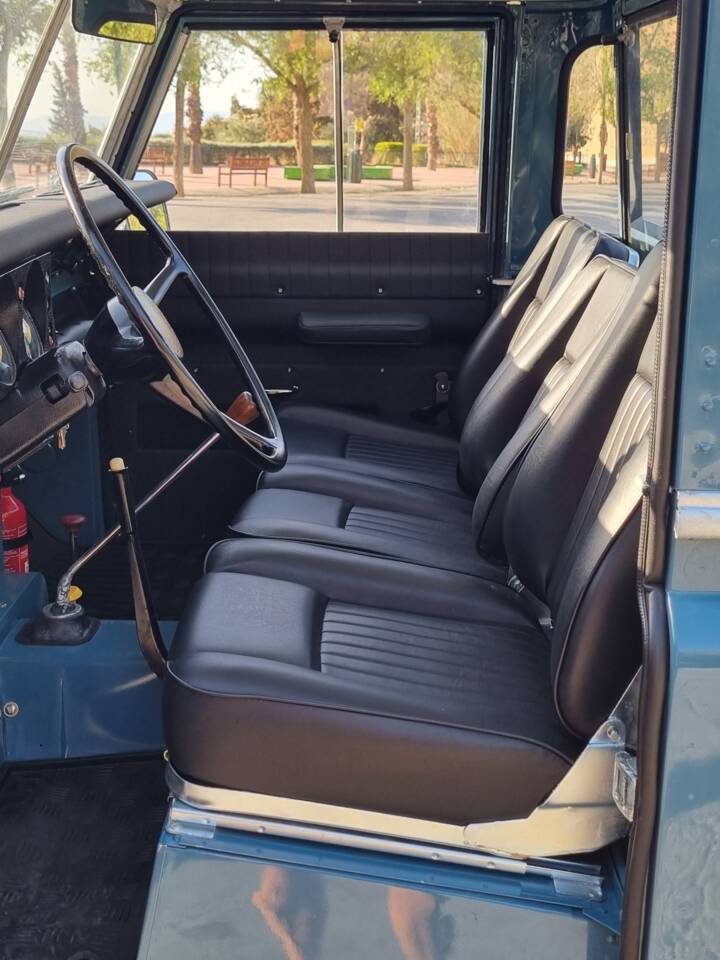 Bild 13/35 von Land Rover 88 (1976)