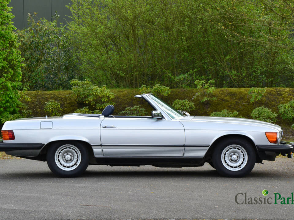 Image 17/50 of Mercedes-Benz 380 SL (1983)