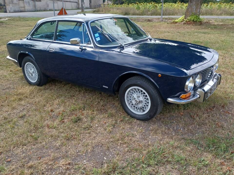 Bild 2/8 von Alfa Romeo Giulia Nuova Super 1600 (1973)