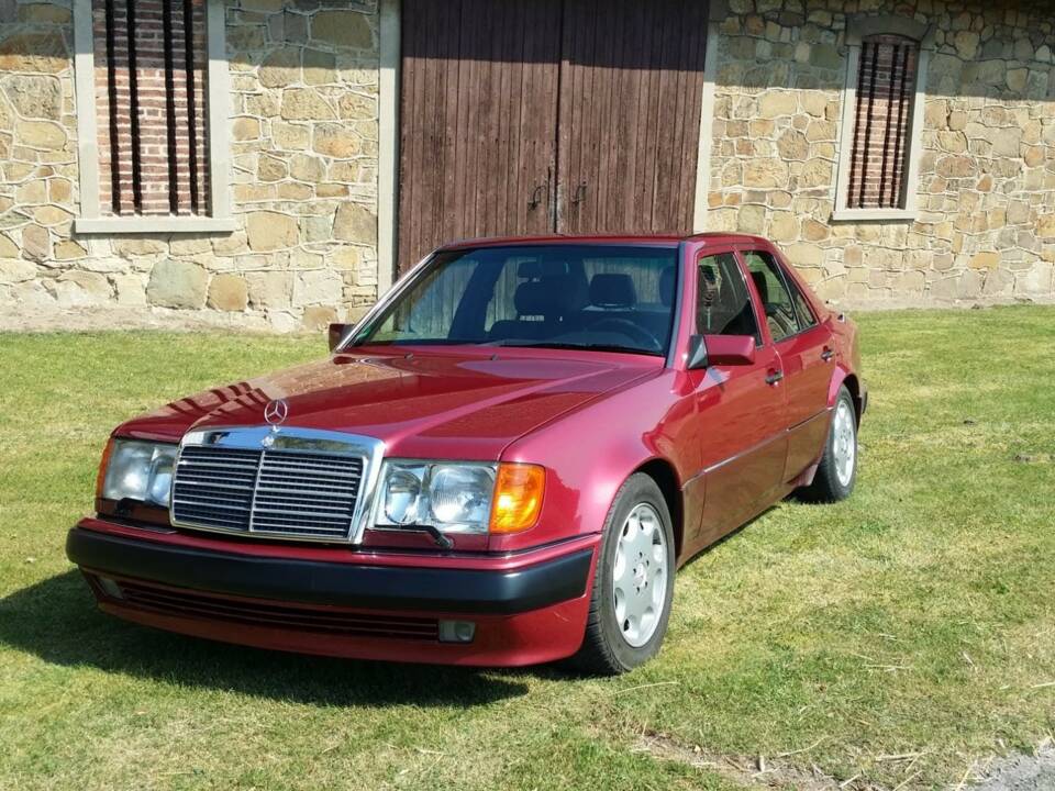 Bild 3/11 von Mercedes-Benz 500 E (1992)