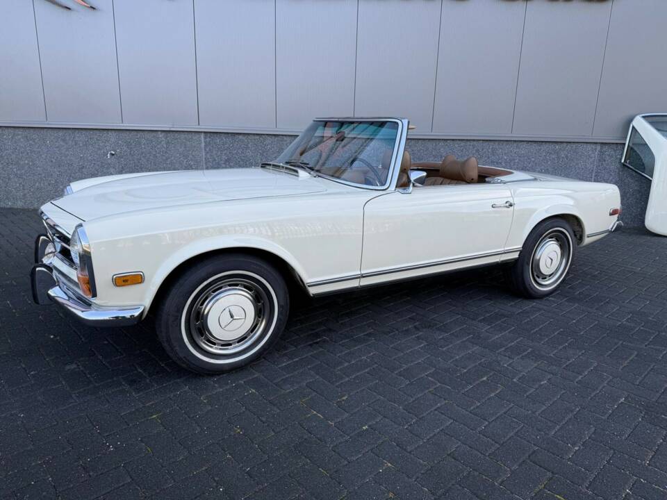 Image 2/48 of Mercedes-Benz 280 SL (1970)