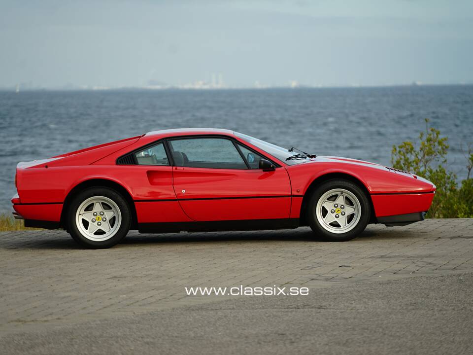 Image 10/27 de Ferrari 328 GTB (1985)