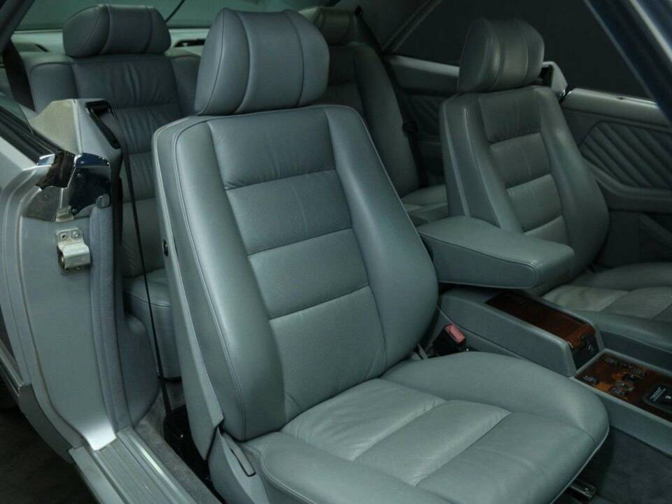 Afbeelding 30/50 van Mercedes-Benz 560 SEC (1991)