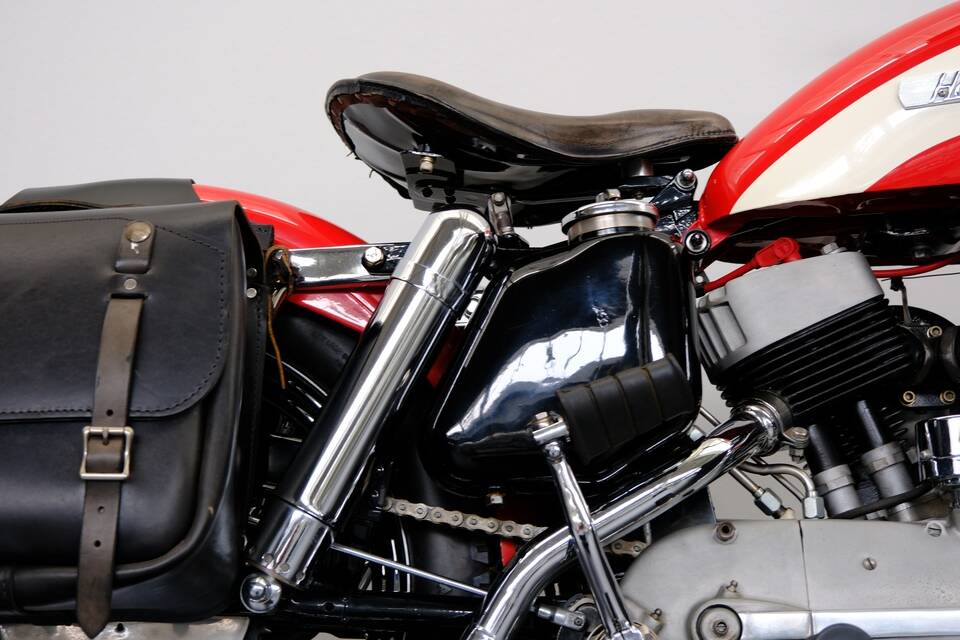 Immagine 8/72 di Harley-Davidson Model KH (1956)