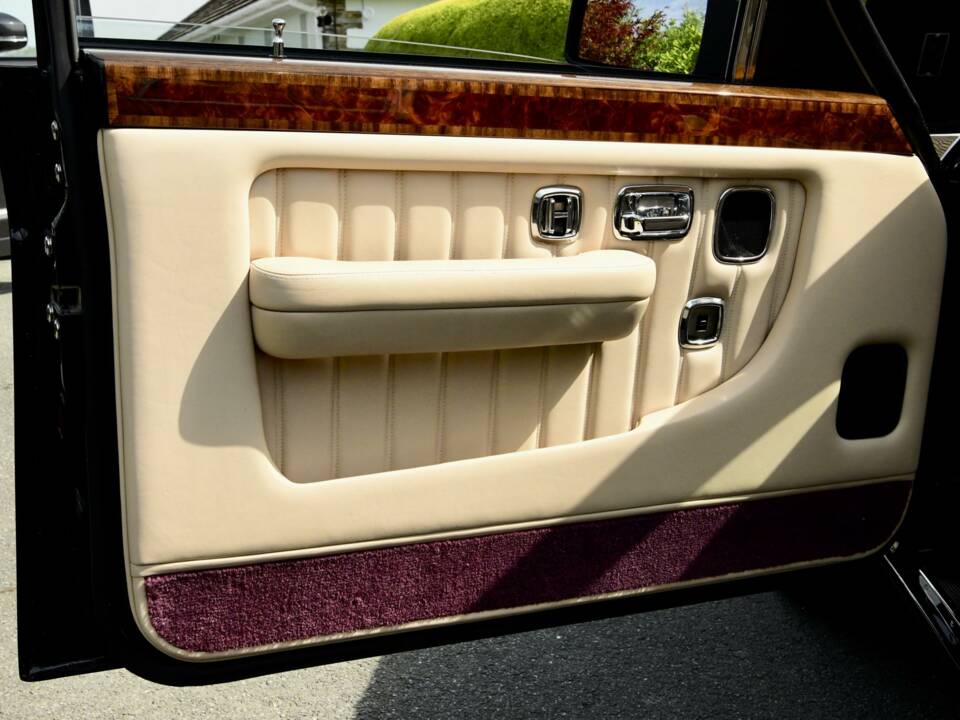 Image 27/50 of Bentley Turbo RT (1997)