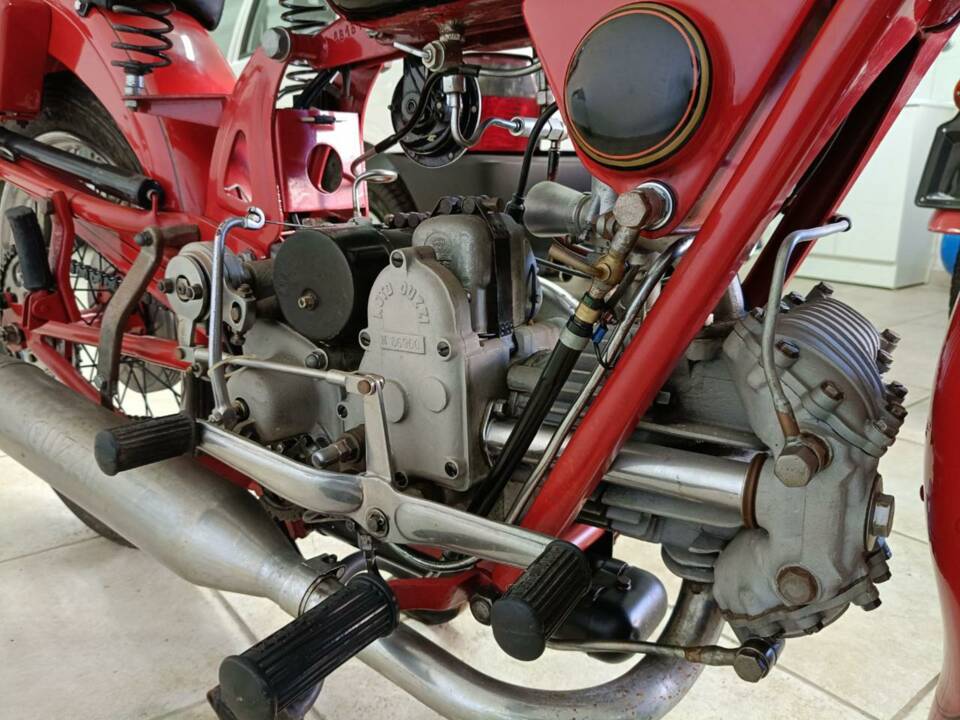 Afbeelding 15/39 van Moto Guzzi DUMMY (1950)