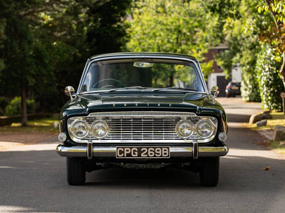 Image 6/44 of Ford Zodiac MkIII (1964)