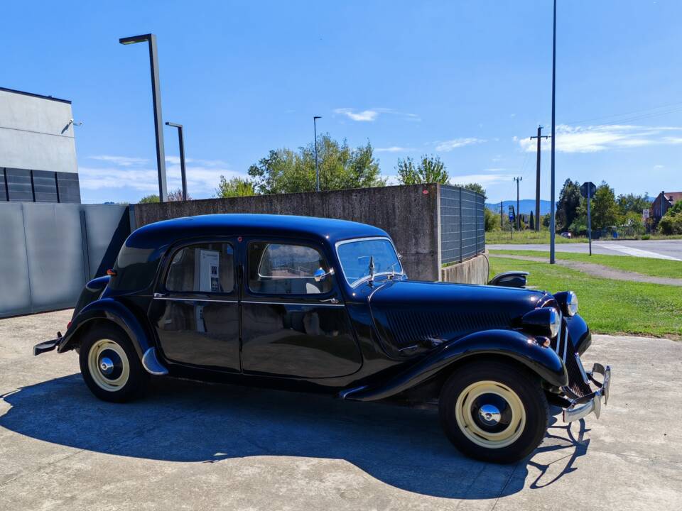Image 13/47 of Citroën Traction Avant 11 B (1955)