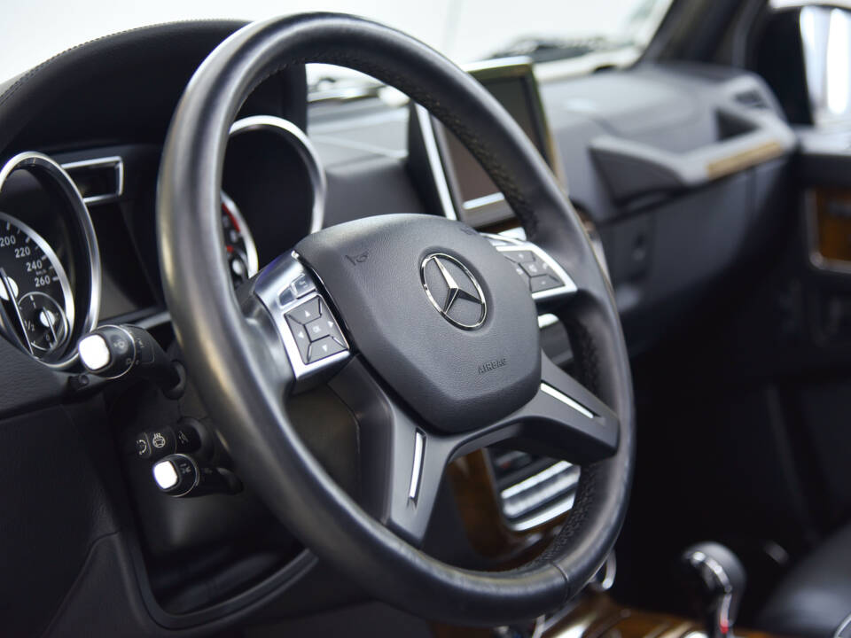 Image 32/50 of Mercedes-Benz G 500 (kurz) (2013)