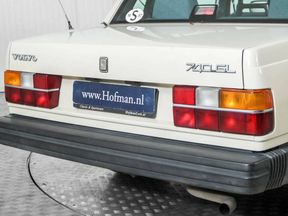 Image 26/50 of Volvo 740 GL (1987)
