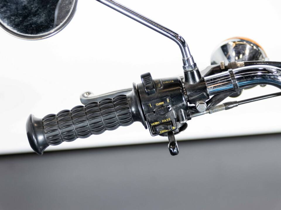 Image 30/49 of Kawasaki H1 500 Mach III (1976)